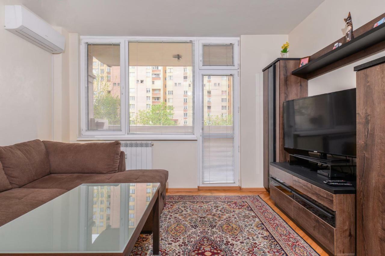 Comfortable One Bedroom Apartment In A Lively Area | Zona B5 | Russian Square Sofia Exterior foto